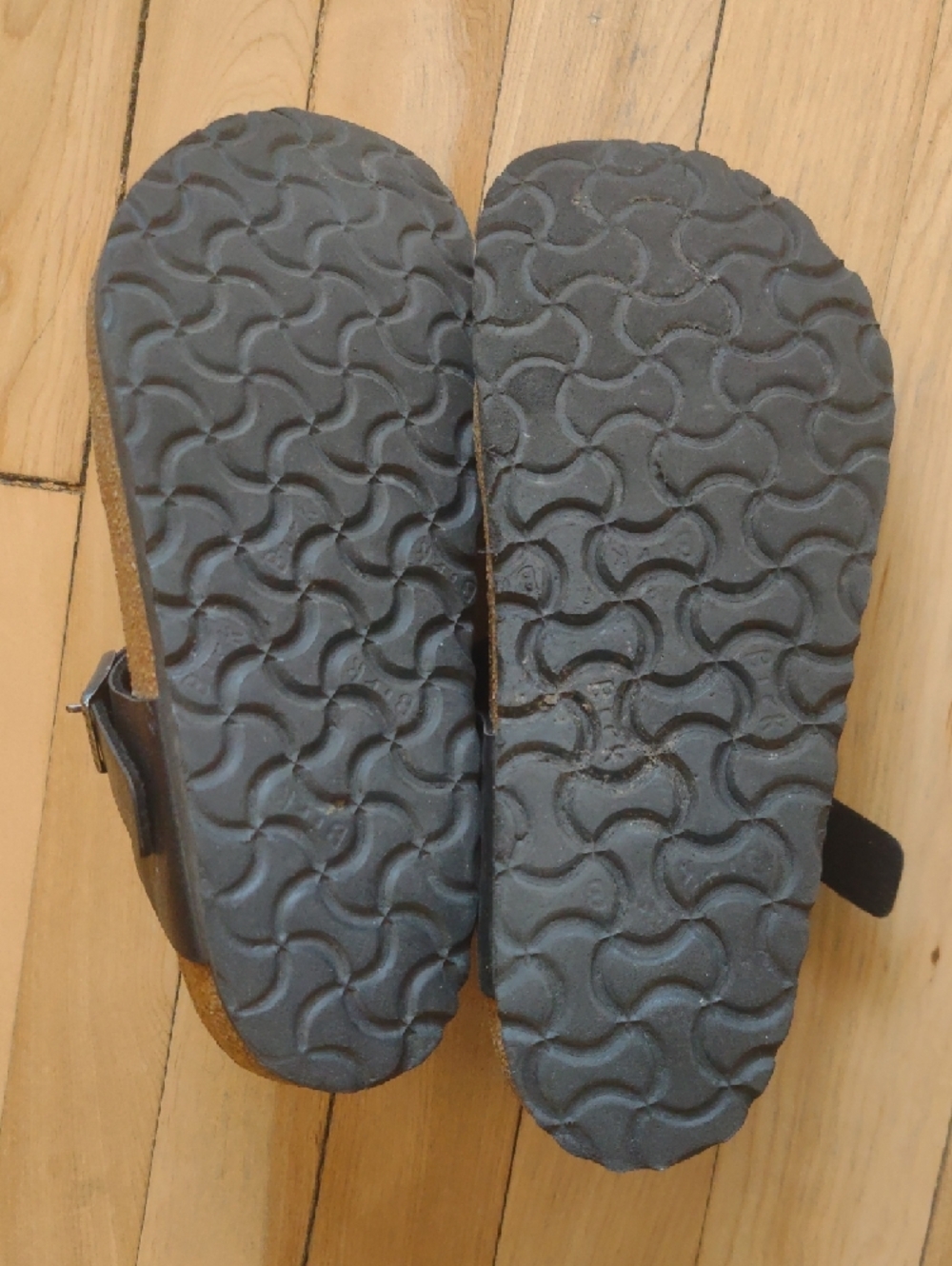 Birkenstock Black Kids Toe-Post Sandals with Buckle - Picture 11 of 11